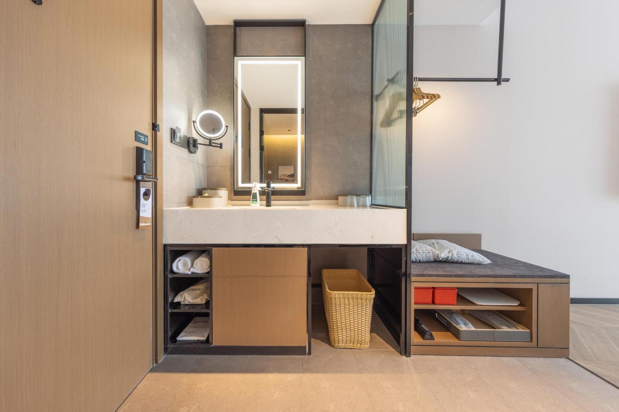 Atour Hotel Wuhan Chuhe Han Street Hongshan Plaza Екстериор снимка