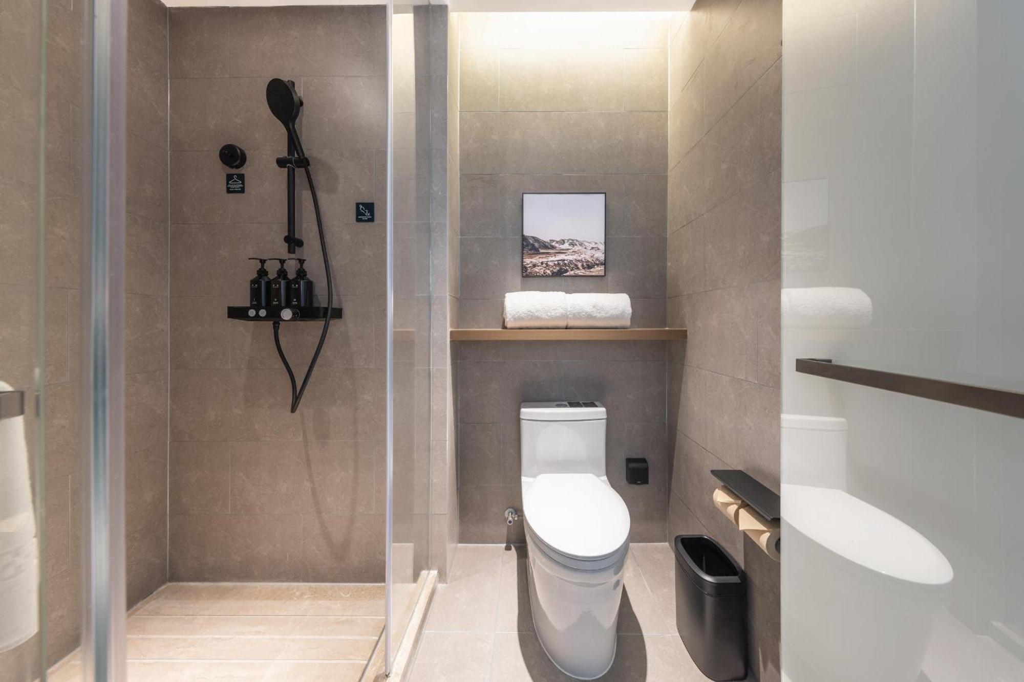 Atour Hotel Wuhan Chuhe Han Street Hongshan Plaza Екстериор снимка